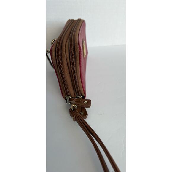 Stone Mountain Women's Large Cornwall Red Leather Wristlet Wallet - Picture 4 of 9